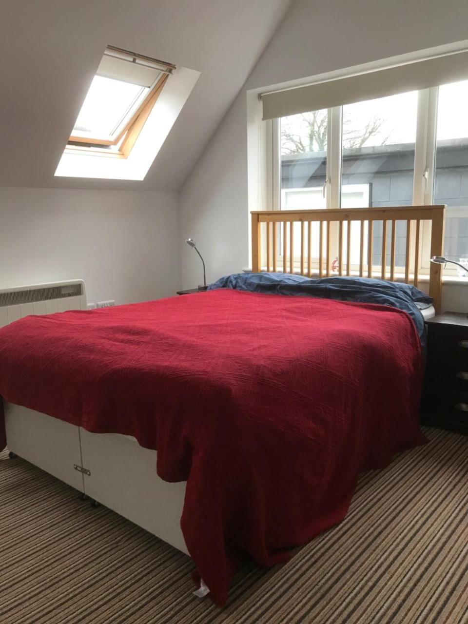 Studio Above Worlds End Microbrewery And Behind The Crown Inn Pewsey Eksteriør billede